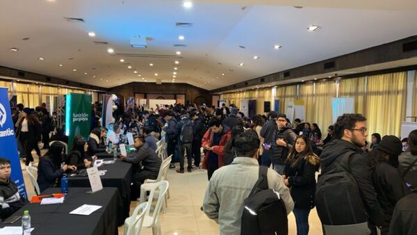 Más 1.200 postulantes se presentan para acceder a vacancias laborales en la Expo Empleo Abasto Norte Limpio - .::Agencia IP::.