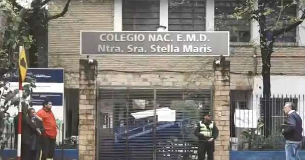 Diario HOY | Alumnos tomaron Colegio Stella Maris exigiendo rendición de cuentas y salida del director