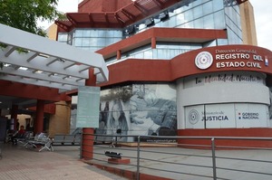 Funcionarios del Registro Civil se movilizan hoy por reajuste salarial - ADN Digital