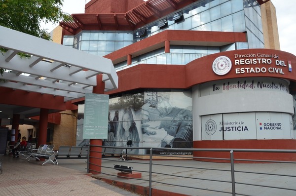 Funcionarios del Registro Civil se movilizan hoy por reajuste salarial - ADN Digital