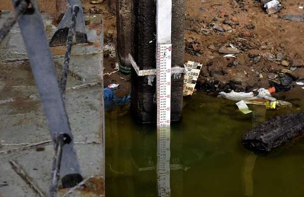 Río Paraguay registra leve aumento de nivel pero persiste alerta hidrológica - Economía - ABC Color