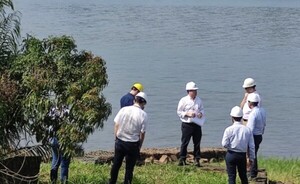 Proyecto de planta solar flotante de ITAIPU atrae a varias empresas