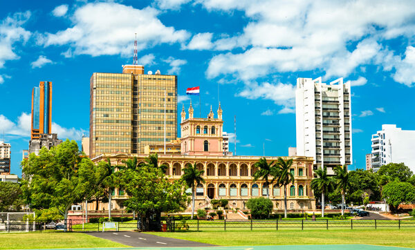 Fitch resalta disminución del déficit fiscal en Paraguay en su informe para América Latina - MarketData