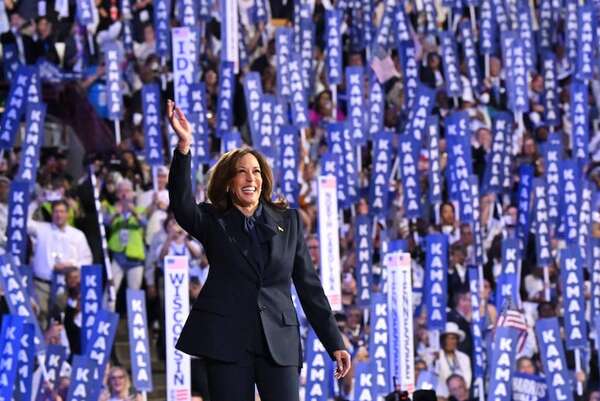 Elecciones en Estados Unidos: Kamala Harris se sumerge en una campaña histórica contra Trump - Mundo - ABC Color