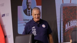 Alfaro prepara primera convocatoria para Eliminatorias 2026