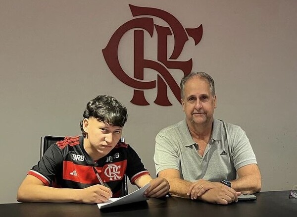 Jorge Mora, una de las promesas del fútbol paraguayo, firma con Flamengo hasta 2026