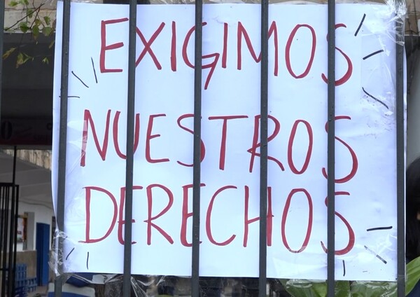 Alumnos del colegio Stella Maris tomaron la institución y exigen intervención el MEC - Unicanal