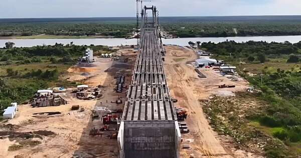 La Nación / Imponente figura del puente Bioceánico ya recorta el horizonte del Chaco
