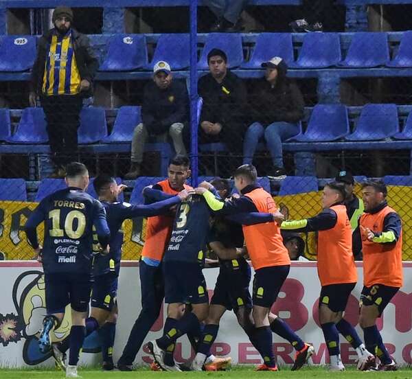 Trinidense 3-Luqueño 2: Reacción y festejo - Fútbol - ABC Color