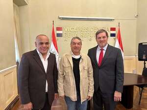 “Yo no firmé”, dice Bachi y exsenador le retruca con documento y su rúbrica - Política - ABC Color