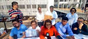 IPS deja sin efecto renuncia y reincorpora a cirujanos pediátricos en hospital de Ciudad del Este - ABC en el Este - ABC Color