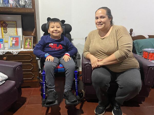 Viviendo sin limitaciones a pesar de su enfermedad: Benjamín Ruiz Diaz de 6 años tiene AME y hoy conocimos un poco más sobre su vida