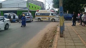 Una mujer muere tras choque entre motocicleta y un auto en Luque
