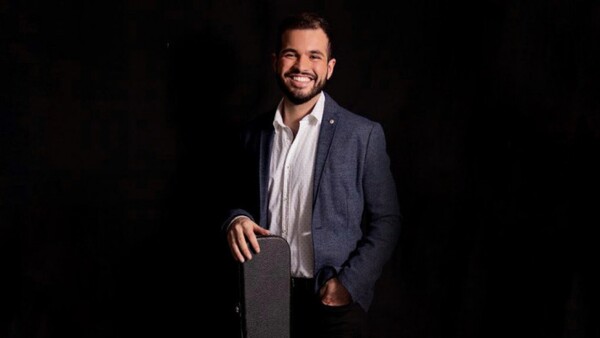 Guitarrista paraguayo pasó a la semifinal de competencia para salir en la Rolling Stone