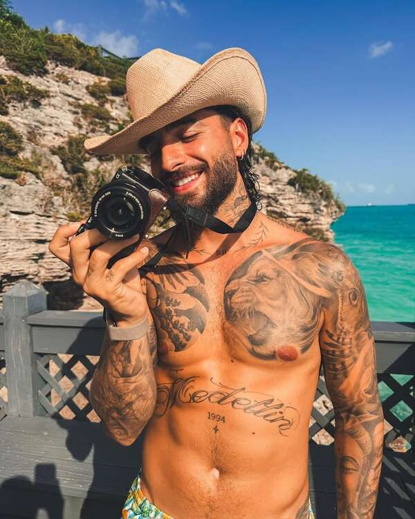 Maluma compartió fotos de sus vacaciones en Islas Turcas y Caicos - Gente - ABC Color