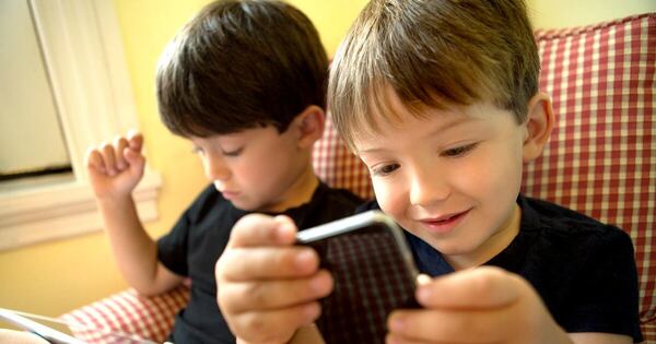 La Nación / Niños que usan tabletas son menos propensos a manejar sus emociones, según estudio