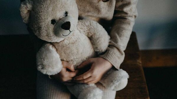 Mujer denuncia a su ex pareja por el abuso sexual de su hija de 13 años
