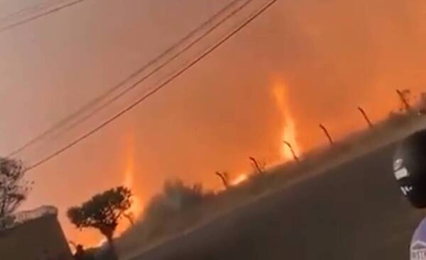 [VIDEO] Incendio infernal se cobró la vida de dos bomberos: las imágenes son dramáticas