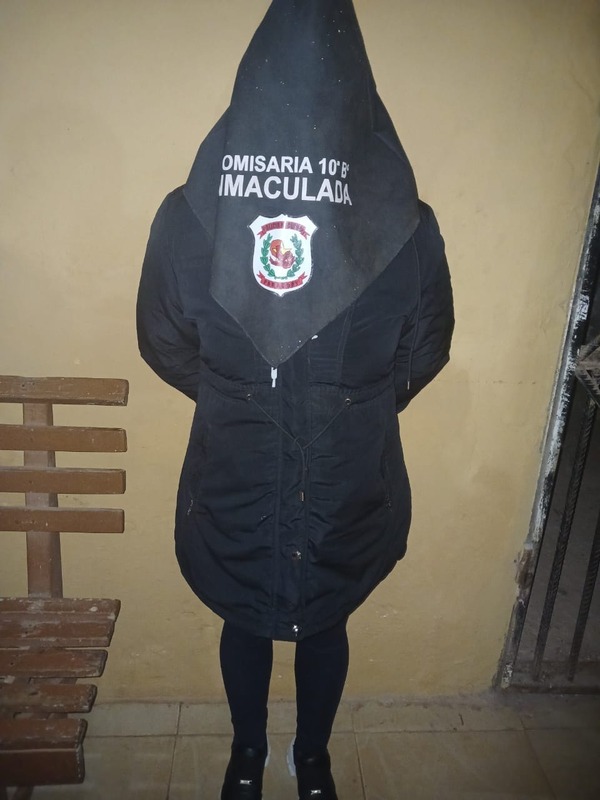 Aprehenden a una mujer y recuperan motocicleta robada en Concepción