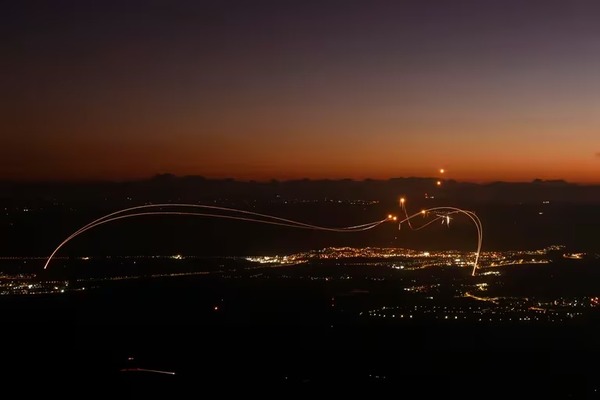 Israel interceptó más de 200 cohetes y 20 drones lanzados por Hezbollah hacia el norte del territorio - ADN Digital