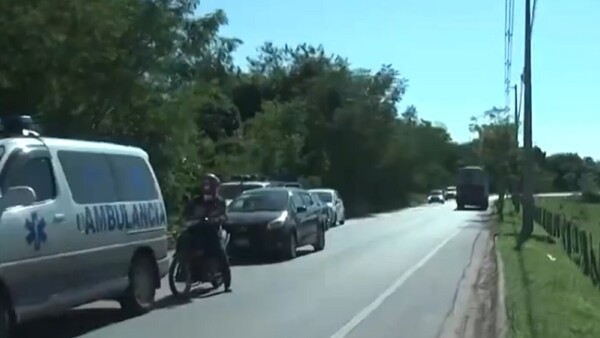Una motociclista de 25 años muere al chocar con un colectivo en Luque