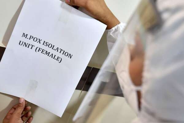 Mpox: ¿se debe suspender la lactancia en caso de la enfermedad? - Nacionales - ABC Color
