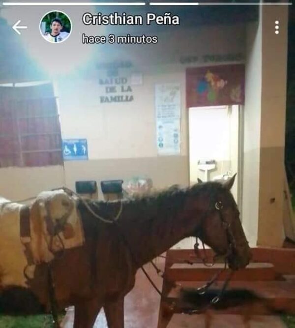 Guairá: Enfermero llega a caballo a su trabajo