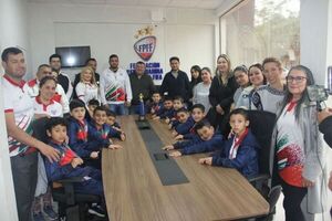 Entregan Trofeo a los chicos de la Selección de Pedro Juan Caballero Sub 8 en Pilar