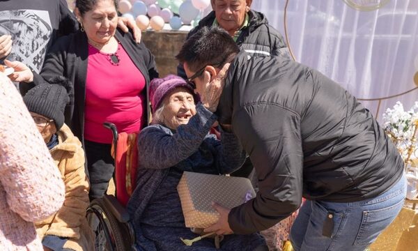 Ña Vicenta festejó su centenario en Mallorquín
