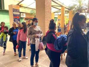 Salud cero: Horas de espera y falta de medicinas impacientan en el Hospital de Luque - Nacionales - ABC Color