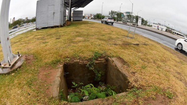 Costanera: Roban registros de ANDE y Essap, lo que deja peligrosos pozos