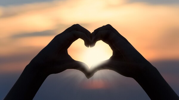 ¿Amamos con el corazón o con la cabeza?: Un estudio desvela dónde reside el amor y cómo se activa