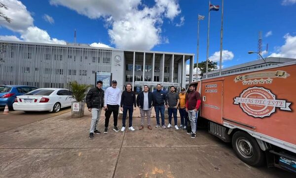 Entregan almuerzo a pacientes y médicos en IPS y Hospital Regional