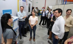 Gobernador y ministra visitan fábricas que darán más de 1000 empleos en Alto Paraná – Diario TNPRESS