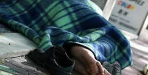 Hombre de 59 años muere por hipotermia en la vía pública - Noticiero Paraguay