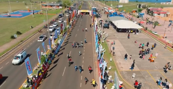 LA CARRERA DE TRICICLOS FUE UN TOTAL ÉXITO EN ENCARNACIÓN - Itapúa Noticias