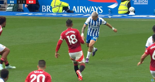 Versus / Estuvo cerca del gol: Así fueron los minutos de Julio Enciso ante Manchester United