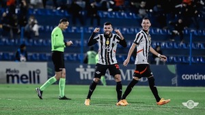 Libertad gana y baja de la punta a Sportivo 2 de Mayo - trece