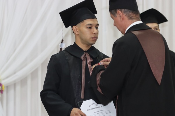Joven sampedrano es el mejor graduado de la Facultad de Ciencias Agrarias de la UNA - .::Agencia IP::.