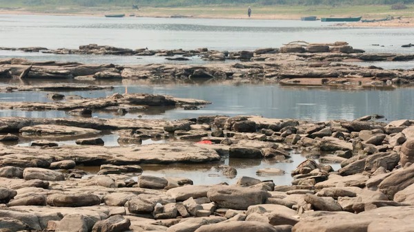 Últimas lluvias no solucionaron la crítica bajante del río Paraguay - ADN Digital
