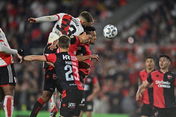 Versus / Gustavo Velázquez, la figura de Newell's ante River Plate en el Monumental