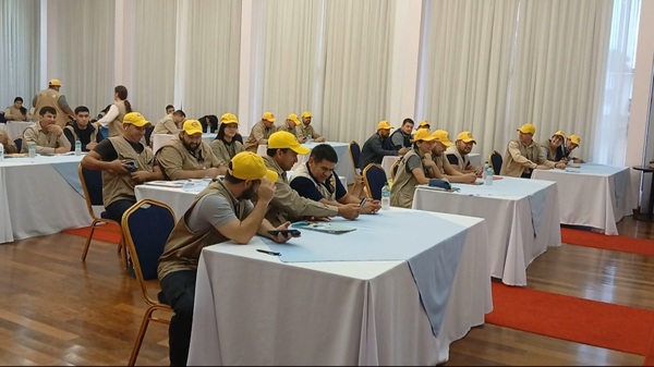 Jefe del SENEPA afirma que los funcionarios necesitan de una constante capacitación - La Clave