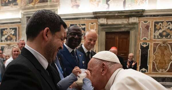 La Nación / Latorre destaca bendición del Papa Francisco a los niños del Paraguay