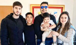 ¡Roberto Pérez posó sin su ex en el festejo de cumple de su retoñito!