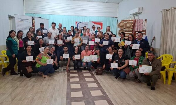 Capacitan a facilitadores en la metodología Familia Saludable