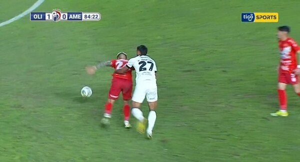 Versus / "Por intensidad..." Así analizó la APF la jugada del gol de Olimpia que todo Ameliano reclamó
