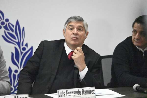 MEC pedirá US$ 200 millones para aumentar el salario de funcionarios con cargos de confianza - Nacionales - ABC Color