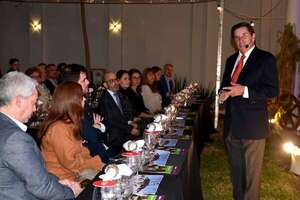 Noche de cata de pisco en la embajada de Perú - Sociales - ABC Color