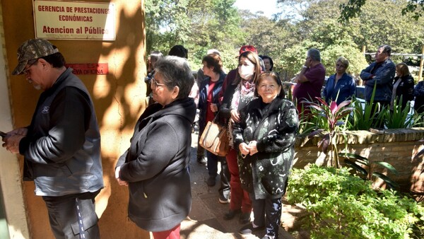 Tras día de calvario, IPS prorroga por 90 días el control a jubilados