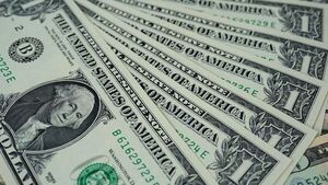 Dólar ya alcanzó los G. 7.600 en minorista